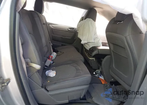 2015 Chevrolet Traverse Ls z USA, uszkodzony, nr VIN 1GNKRFED2FJ389909